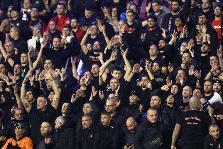 Boysi i Curva Sud vodili navijački 'rat' na Maksimiru