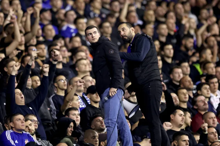 Boysi i Curva Sud vodili navijački 'rat' na Maksimiru