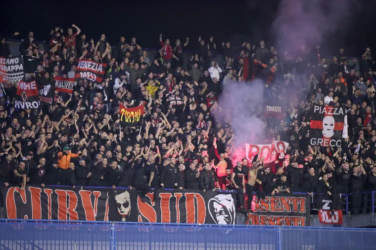 NAVIJAČKA GALERIJA Tužna noć u Zagrebu: Igrači podbacili, Boysi do kraja pjevali usprkos razočaranju