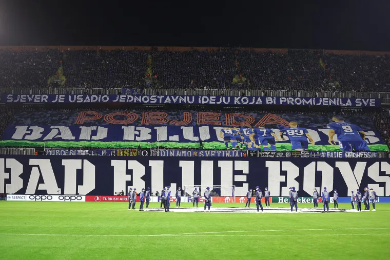 Boysi i Curva Sud imali su svoju utakmicu: U jednom trenutku samo je počelo gorjeti; Tribine su se tresle, Maksimir je proključao