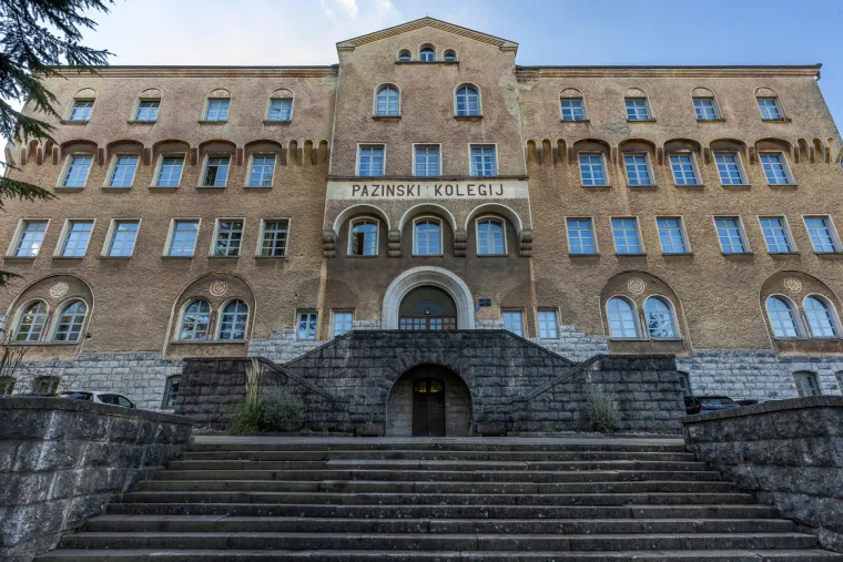5. Katolička škola u Pazinu  - Sedmero učenika prestižne katoličke gimnazije u Pazinu naglo je izgubilo život. Posljednje u jezivom nizu bilo je iznenadno samoubojstvo Natali Ferlin, maturantice koja je u studenome 2007. godine skočila sa 60 metara visokog mosta iznad Pazinčice. Prethodne žrtve život su izgubile u čudnim prometnim nesrećama i trovanjem. Priča je medijski popraćena do slutnji o prokletstvu iako je mnogima teško zamisliti djelovanje zlih sila u zemlji tartufa, maslina i dobrog vina.