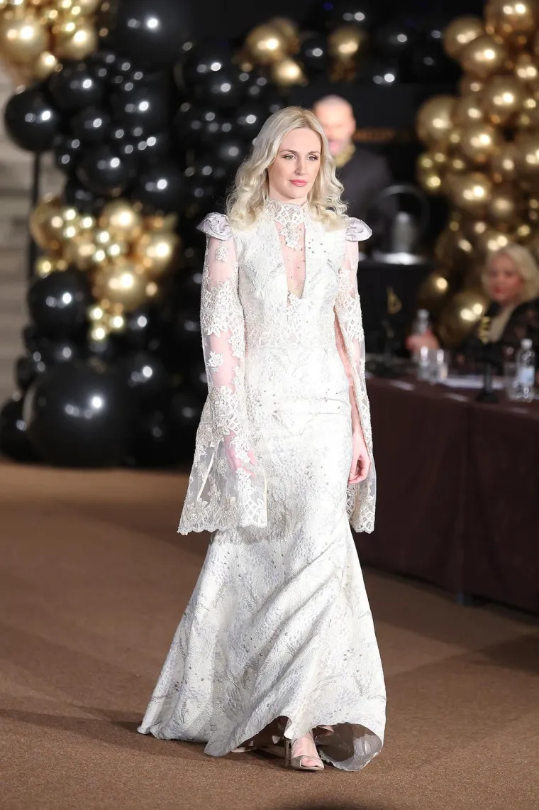 Sandra Bagarić nabacila duboki dekolte, Anđa Marić ukrala &scaron;ou u crvenom, a tek kad vidite Alku Vuicu