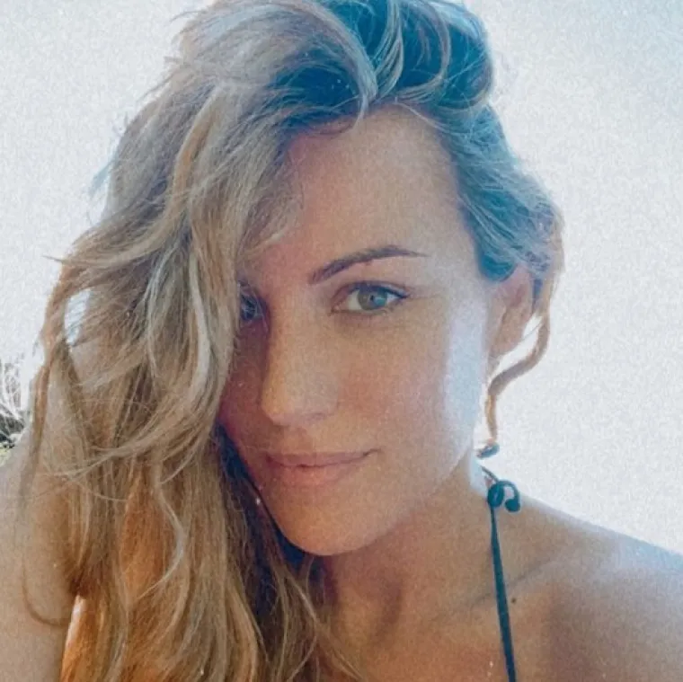 Njezin glas i izgled trebali bi očarati i Katarane: Svi se nadaju kako će im slavna pjevačica doći zajedno sa španjolskom zvijezdom