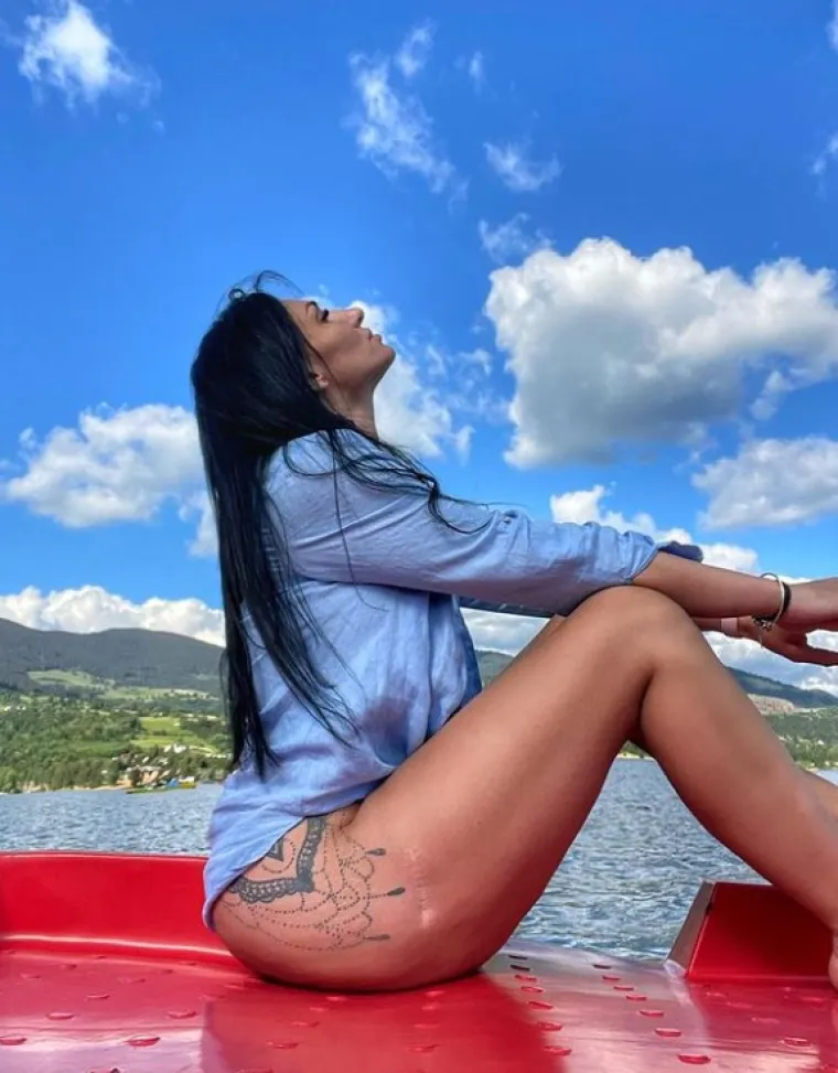 Može li ona pomoći Kaubojima? Ona je najzgodnija rukometna trenerica na svijetu, a Instagram joj gori od vrućih slika