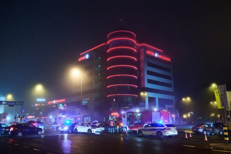 Te&scaron;ka prometna u Zagrebu: Vatrogasci imali pune ruke posla, pogledajte scene s mjesta nesreće