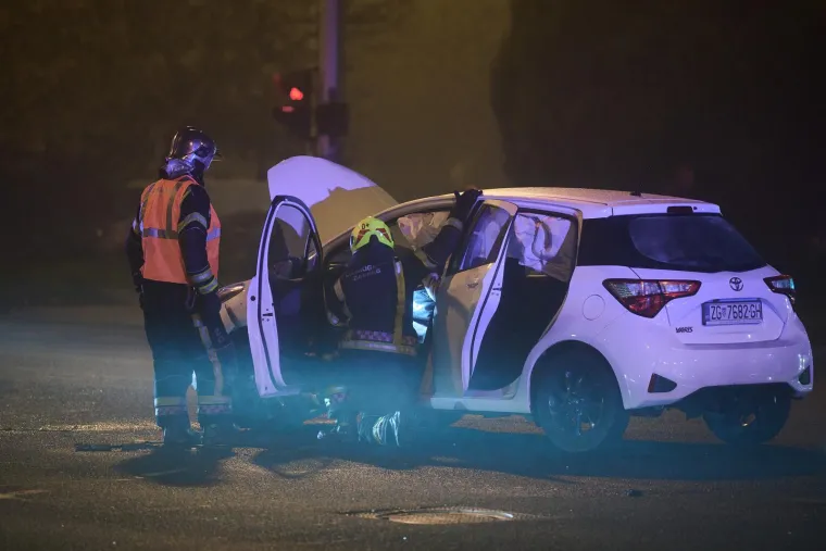 Te&scaron;ka prometna u Zagrebu: Vatrogasci imali pune ruke posla, pogledajte scene s mjesta nesreće
