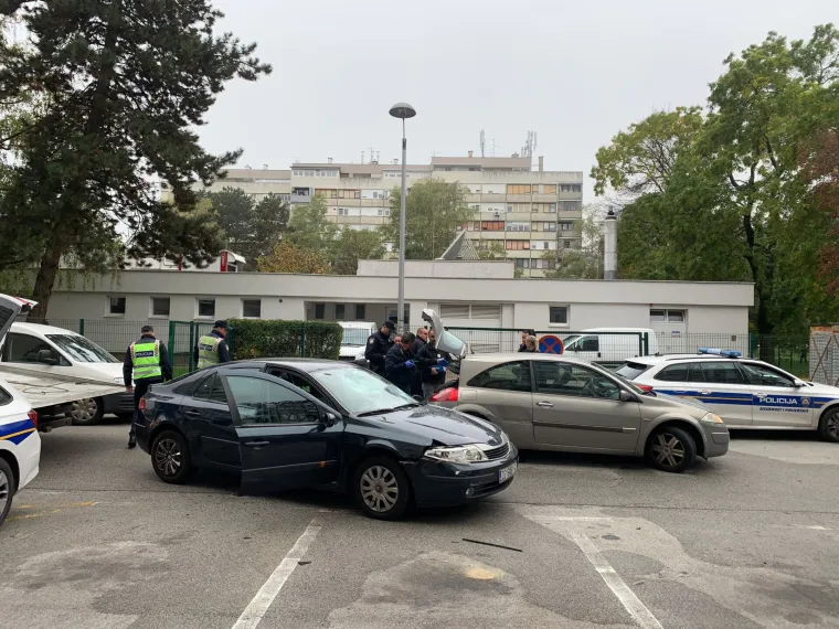 &Scaron;okantne scene policijskog očevida: 64-godi&scaron;njaku palicama razbili auto, a onda ga pretukli i opljačkali