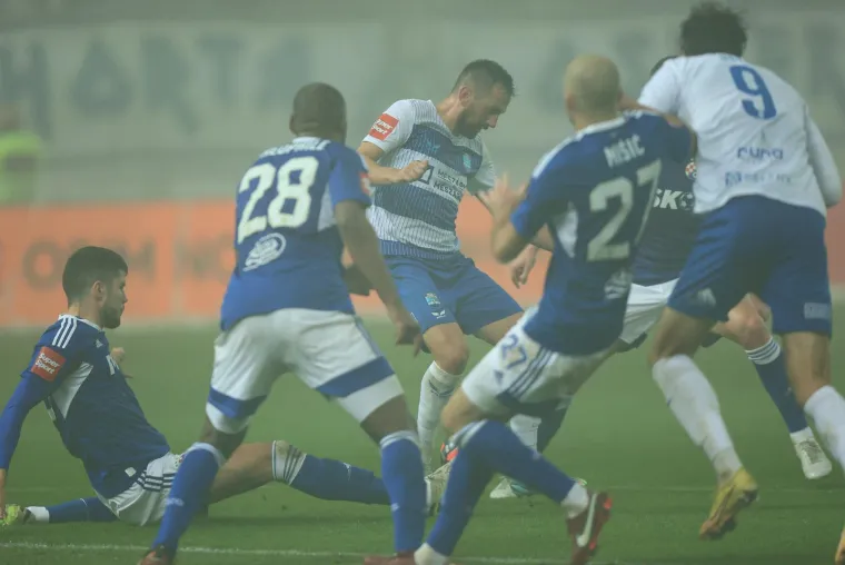 Nije se vidjelo ni&scaron;ta: Tražila se kamera koja nije potpuno obavijena maglom; VAR bio djelomično izvan funkcije