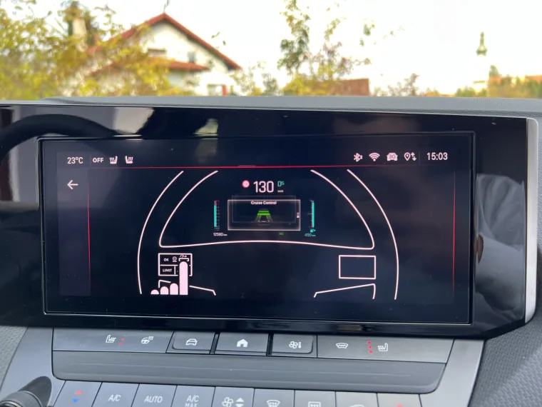 Kako biste se lakše snašli u moru tehnologije, Astra vam nudi kratke videe u kojima je objašnjeno kakose primjerice koristi adaptivni tempomat