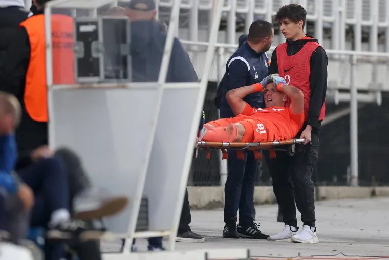 Prizor zaledio Kranjčevićevu, stadion je zanijemio: Je li Lovre Kalinić izgubljen za SP? 'Čini se da je nešto teže'