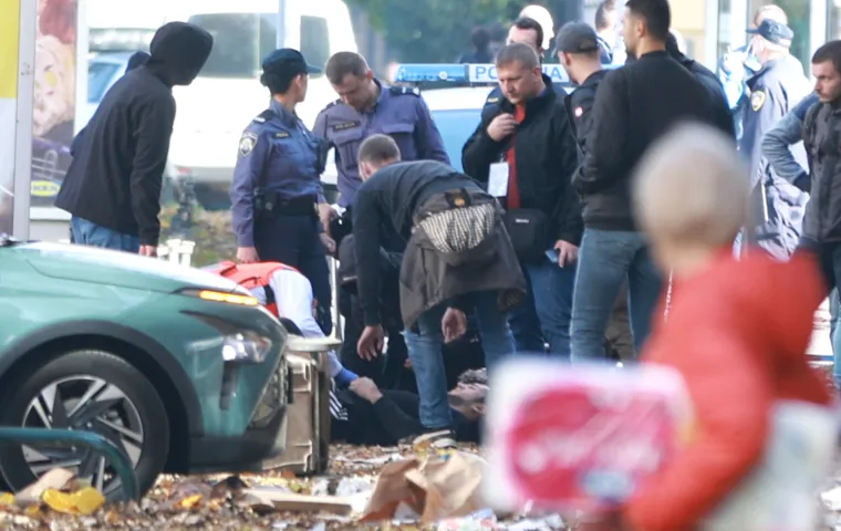 S palicama i maskirani, uz baklje i nasilni. Ovako je izgledao centar danas