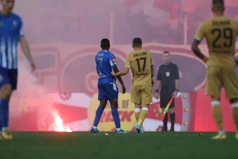 Torcida si za 72. rođendan zapalila i udarni transparent nakon &scaron;to su napadnuti u gradu