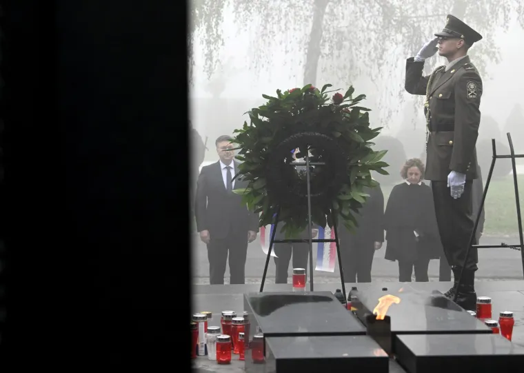 Vijence na Mirogoju položili Plenković, Medved, Božinović... Ali ne i Milanović