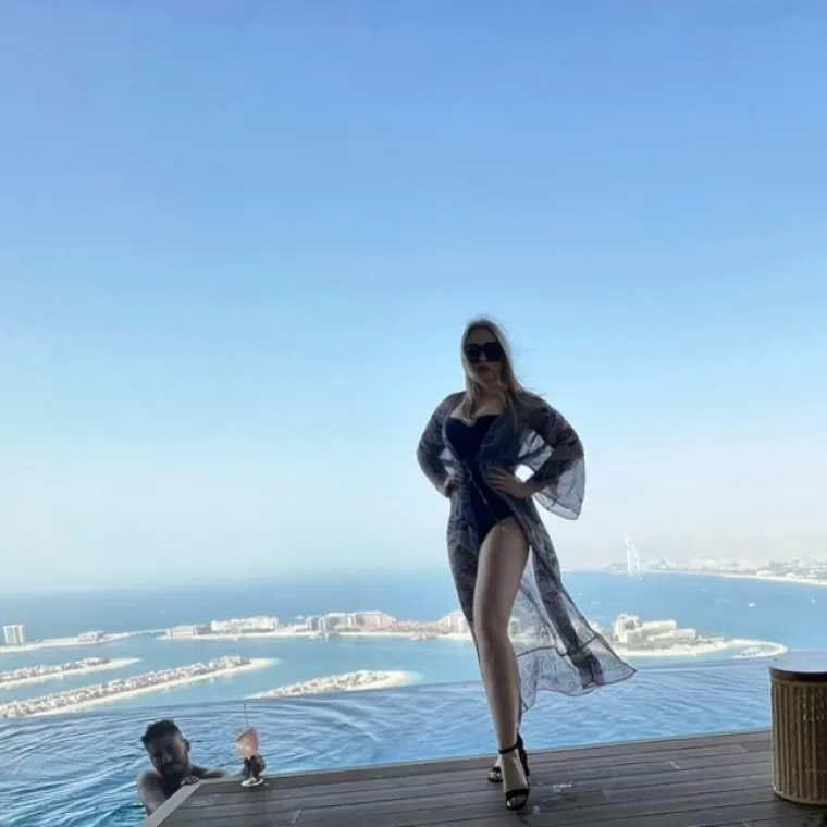 Najseksi hrvatsku liječnicu dočekao hladan tuš u Parizu, sve je snimila: 'Život nije Instagram, ne budi kao Petra!'
