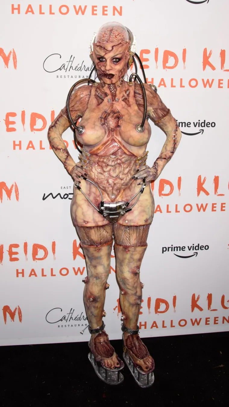 Heidi Klum se ozbiljno priprema za Helloween: Pozirala je gola i pokazala dijelove tijela koje pod hitno mora osunčati