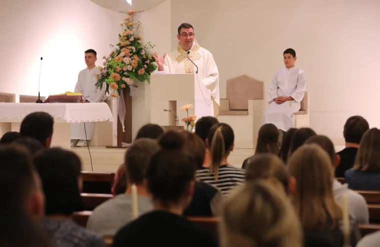 Župa u Splitu organizirala Holywin, pogledajte fotografije s mjesta događaja: U Zagrebu se upad naplaćivao 25 kuna