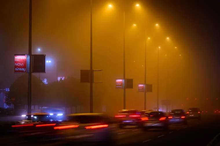 U 'Noći vještica' Zagreb je potpuno utonuo u maglu, ovo su prizori iz metropole