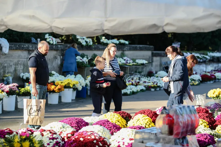 Građani se prisjetili svojih najmilijih i u Zadru. 