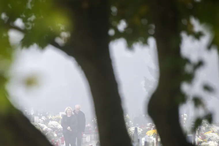 Čakovečko groblje na blagdan Svih svetih. 