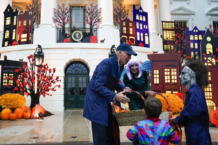 Zombiji, princeze i Joe Biden: Pogledajte kako izgleda Noć vještica u Bijeloj kući!