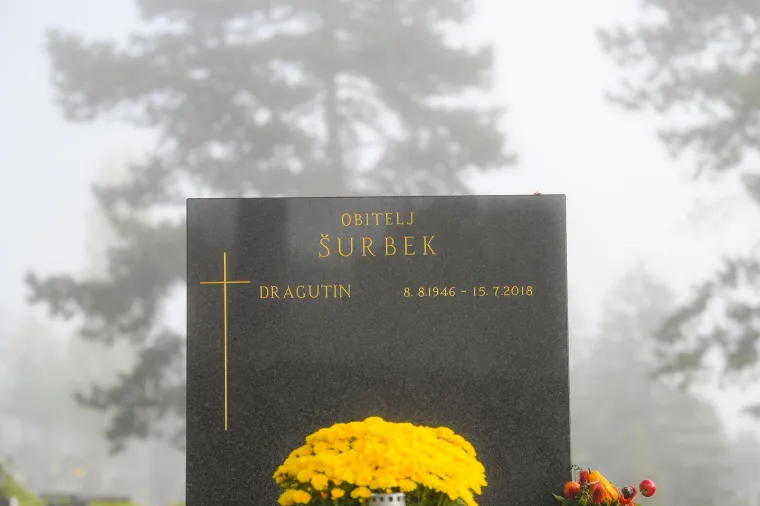Grob Dragutina Šurbeka