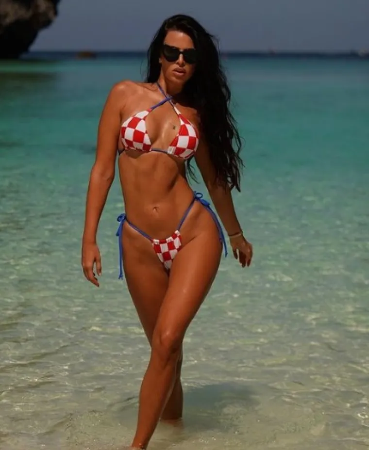 Naša najpoznatija navijačica na naslovnici u vrućem izdanju: 'Podivljat će u Kataru ako bude tamo. Nogomet je zbog ove hrvatske ljepotice predivan'