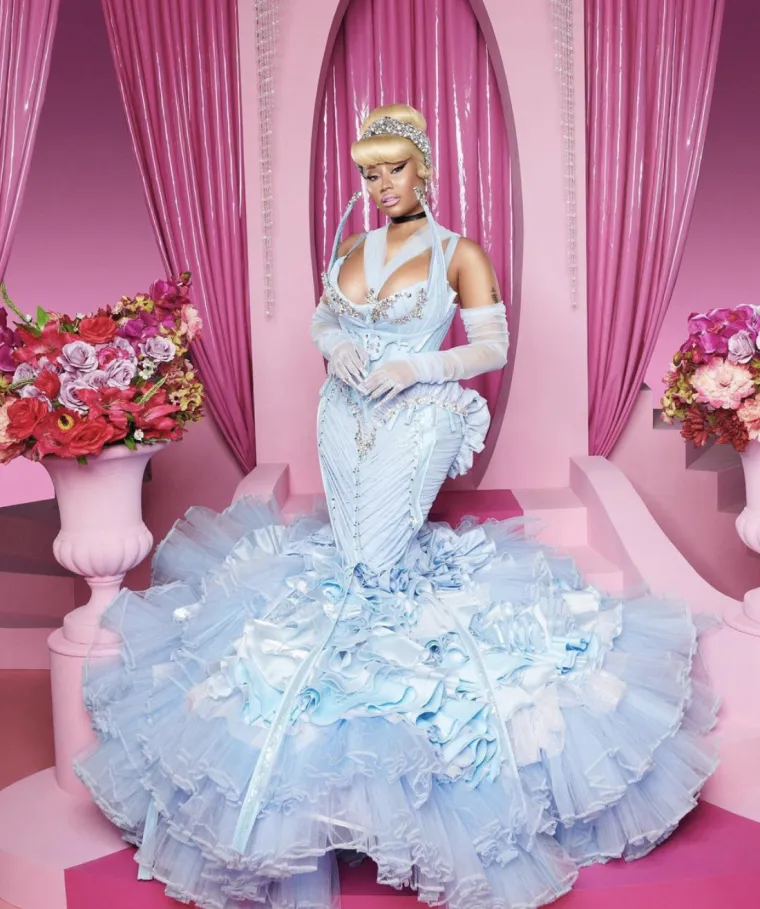 Nicki Minaj nosila je predivan kostim Juraja Zigmana, ali provalu oduševljenja izazvala je kad se okrenula