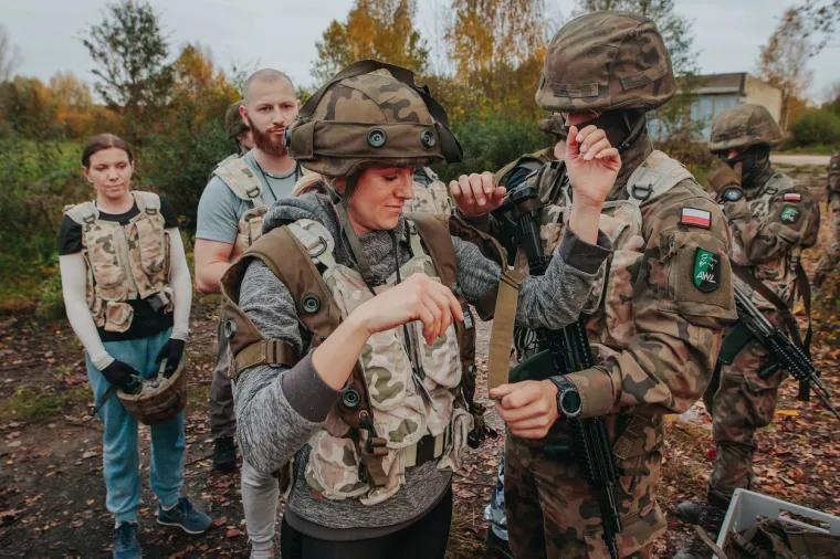 Poljaci dižu bodljikavu žicu na granici s Rusijom, civili prolaze obuku: Od ovih prizora nikome neće biti svejedno