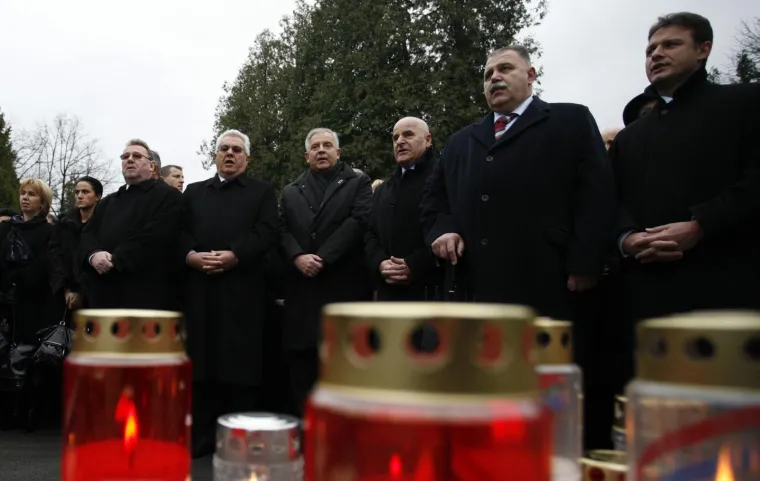 Ovo je Jandroković danas. Pogledajte kako je izgledao u vrijeme kad je jednom od najomraženijih Hrvata stalno virio iz džepa