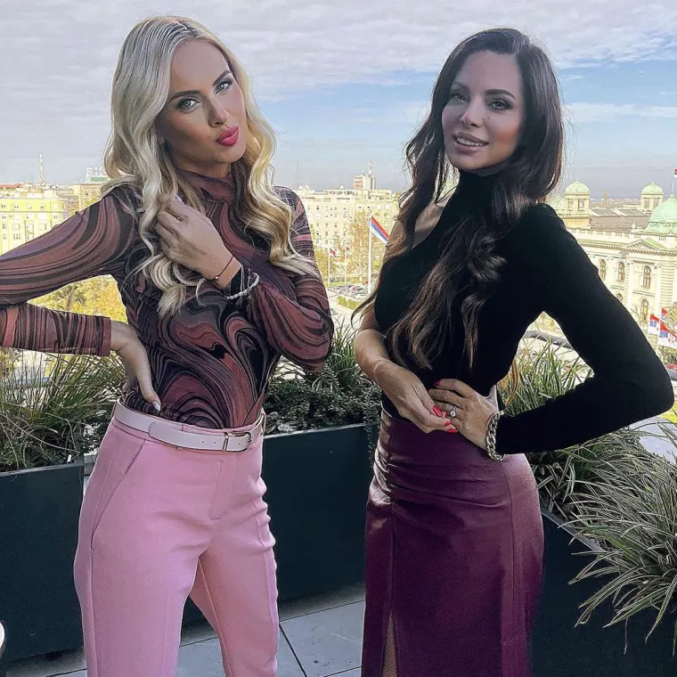 Kasnije kroz razgovor voditeljice su se s go&scaron;ćama dotakle i određenih kulturolo&scaron;kih razlika, monogamije, ali i onih žena koje su svjesne da njihovi muževi imaju partnere. U jednom trenu Pi&scaron;ek se na&scaron;alila kada su pričale o ljubavnicama i dobacila: "Iako ne bi bilo lo&scaron;e rasporediti kućanski posao na četiri ili tri."