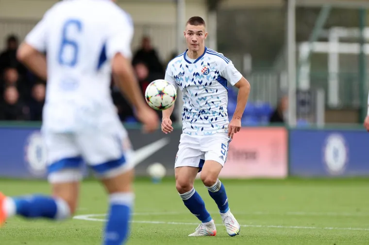 Modri te&scaron;ko izgubili na gostovanju u Londonu i ispali iz Lige prvaka mladih