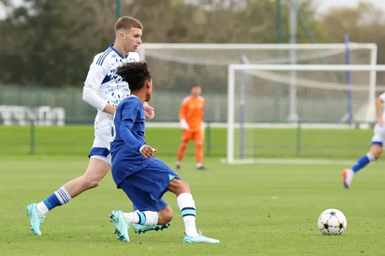 Modri te&scaron;ko izgubili na gostovanju u Londonu i ispali iz Lige prvaka mladih