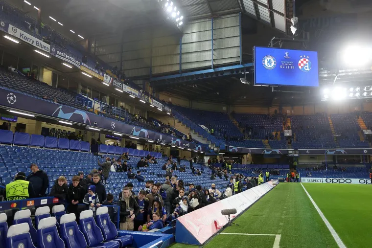 Sve je spremno za okr&scaron;aj u Londonu: Ovako izgleda kultni Stamford Bridge uoči utakmice Dinama i Chelseaja