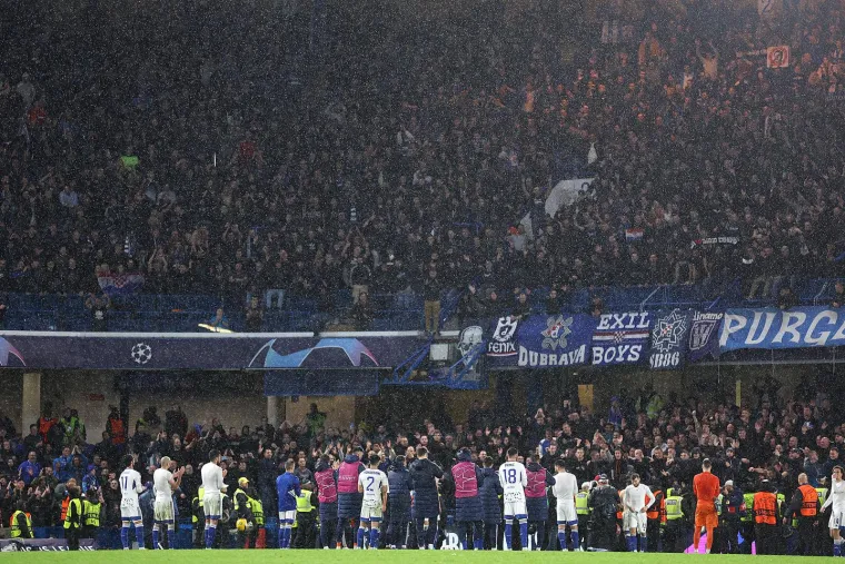 Boysi su u jednom trenutku poludjeli i pali u (ne)viđeni trans, Englezi gledali u čudu: 'Ovog kod nas nema'