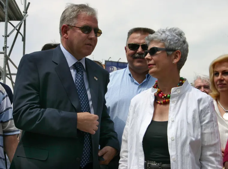 Jadranka Kosor objavila selfie i sve odu&scaron;evila. A sjećate li se kako je izgledala kad je bila poznata po izjavi 'kud Ivo, tud i ja'?