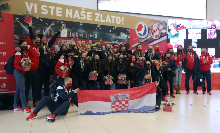 Mogu li Kraljice šoka ponoviti uspjeh iz Danske? Ovako je izgledao doček nakon bronce na EP-u