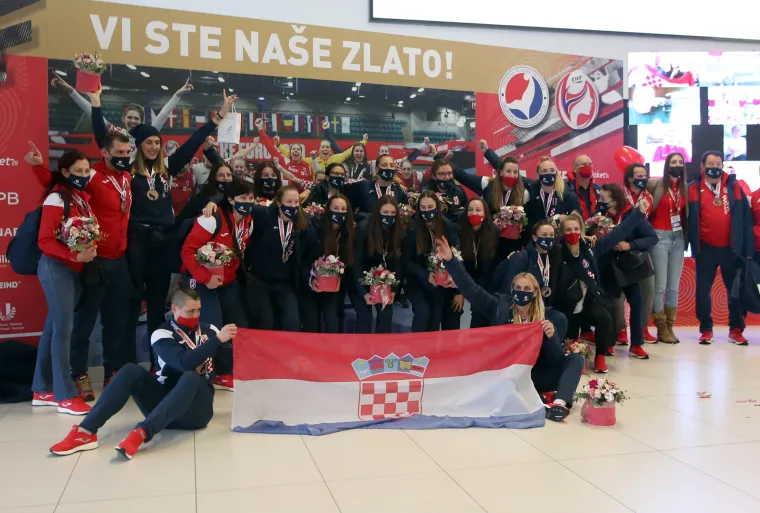 Mogu li Kraljice šoka ponoviti uspjeh iz Danske? Ovako je izgledao doček nakon bronce na EP-u