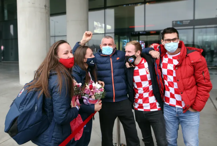 Mogu li Kraljice šoka ponoviti uspjeh iz Danske? Ovako je izgledao doček nakon bronce na EP-u