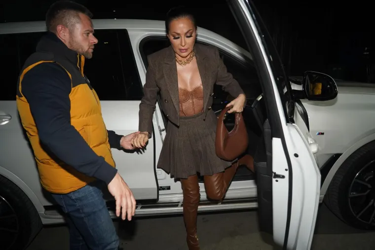 Ceca prvi put u javnosti nakon što je smanjila grudi za čak dva broja: Izgledaju li vam bolje sada ili prije?