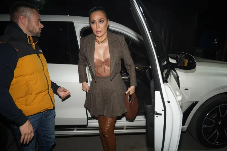 Ceca prvi put u javnosti nakon što je smanjila grudi za čak dva broja: Izgledaju li vam bolje sada ili prije?