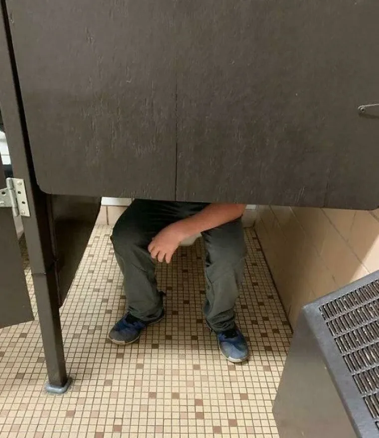 Tako to zavr&scaron;i kada je tata ugledni član stranke, a zlato malo netalentirano silno želi diplomu