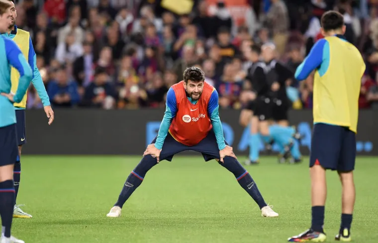Emotivne scene na Nou Campu: Barcelonu napustila legenda, Gerard Pique u suzama se oprostio od nogometa