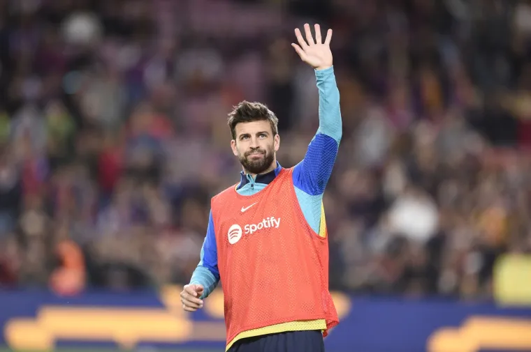 Emotivne scene na Nou Campu: Barcelonu napustila legenda, Gerard Pique u suzama se oprostio od nogometa