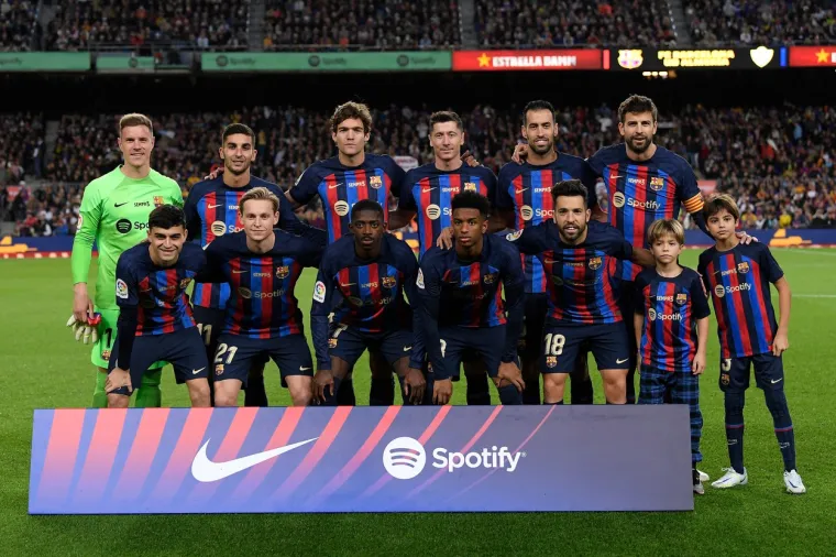 Emotivne scene na Nou Campu: Barcelonu napustila legenda, Gerard Pique u suzama se oprostio od nogometa