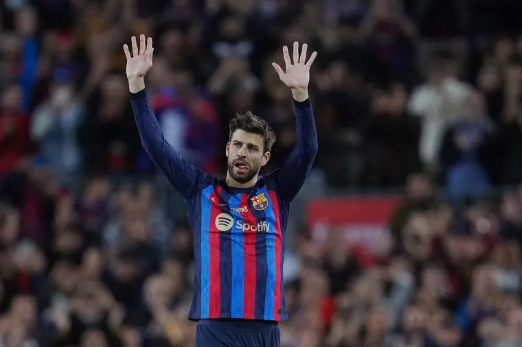 Emotivne scene na Nou Campu: Barcelonu napustila legenda, Gerard Pique u suzama se oprostio od nogometa
