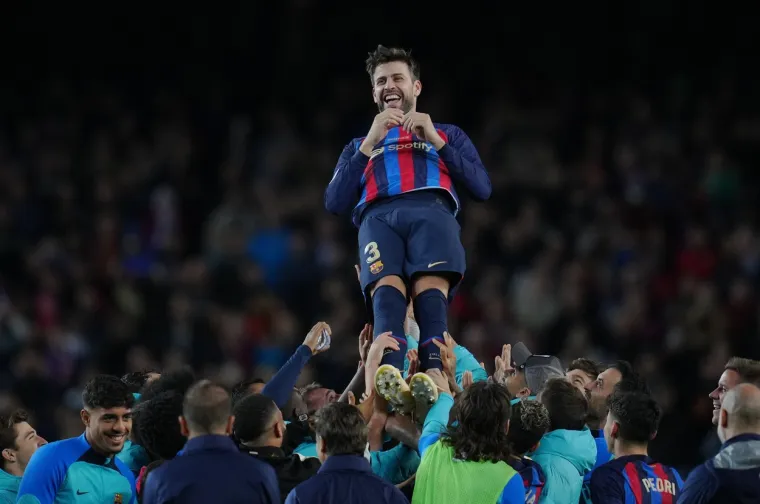 Emotivne scene na Nou Campu: Barcelonu napustila legenda, Gerard Pique u suzama se oprostio od nogometa