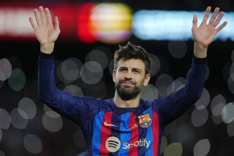 Emotivne scene na Nou Campu: Barcelonu napustila legenda, Gerard Pique u suzama se oprostio od nogometa