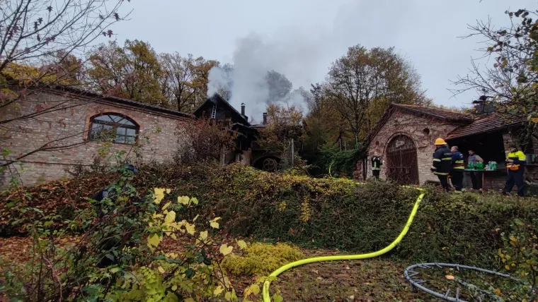 VELIKA FOTOGALERIJA Buknuo požar u turističkom kompleksu u Slavoniji
