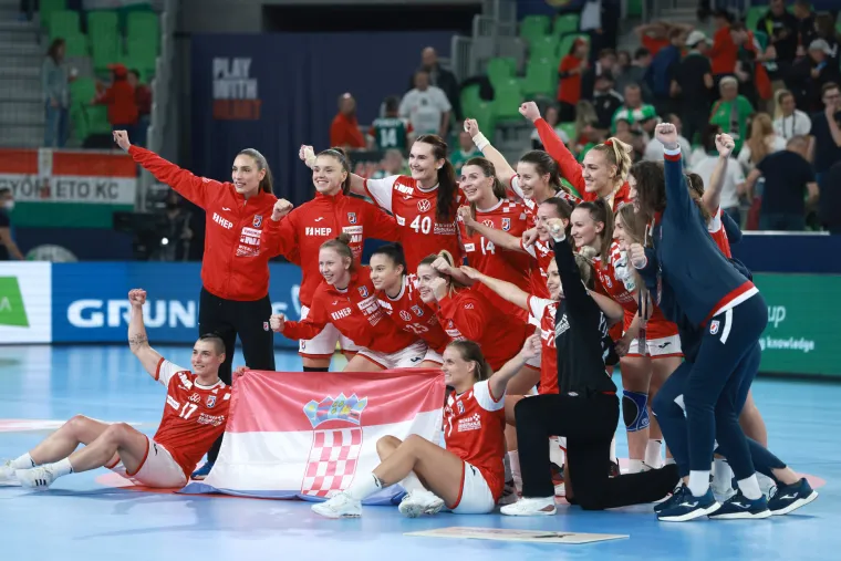 Noć u kojoj su kraljice ponovno sijale: Pogledajte veliko slavlje igračica i navijača nakon pobjede