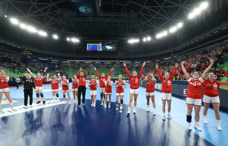 Noć u kojoj su kraljice ponovno sijale: Pogledajte veliko slavlje igračica i navijača nakon pobjede